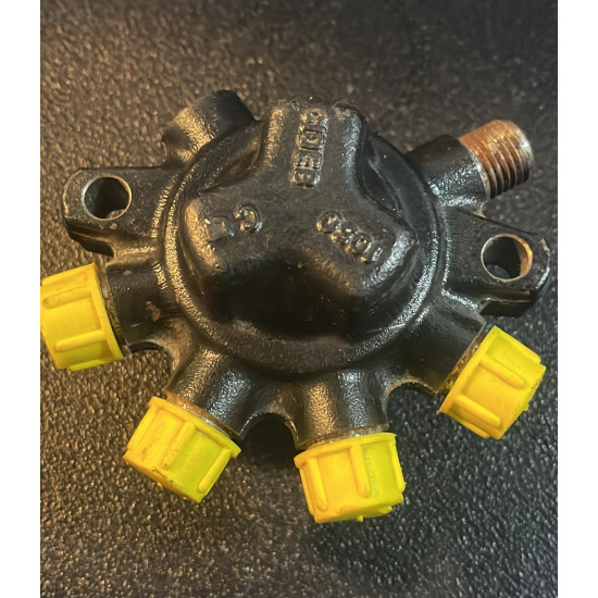 Megane 2 Clio 2 Enjeksiyon Rampası 